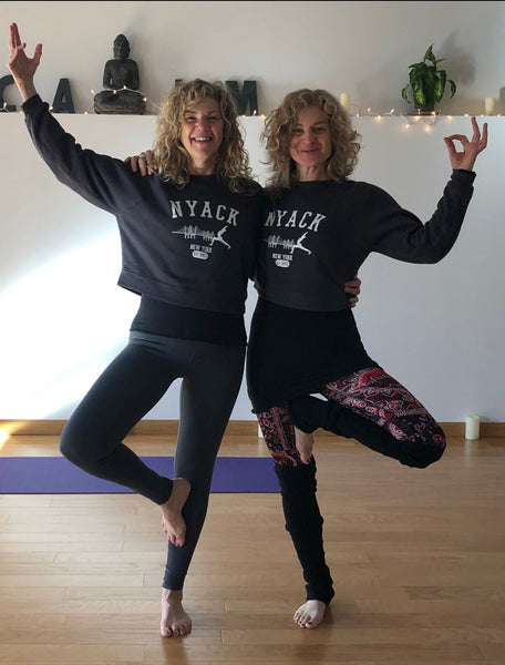 NYACK YOGI CROP SWEATSHIRT - MUDDY GREY